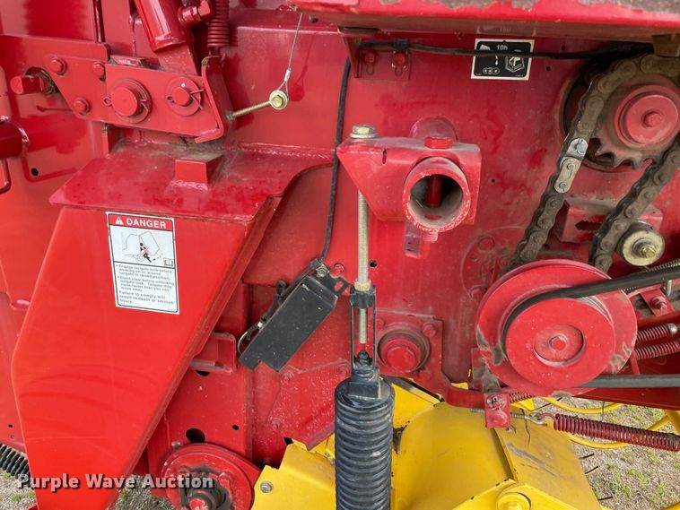 image for item MM9384 2010 New Holland BR7070 round baler