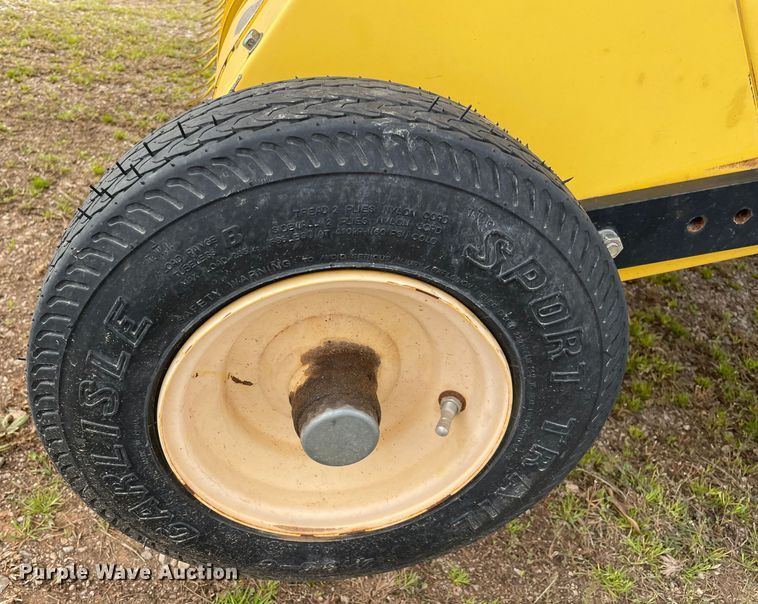 image for item MM9384 2010 New Holland BR7070 round baler