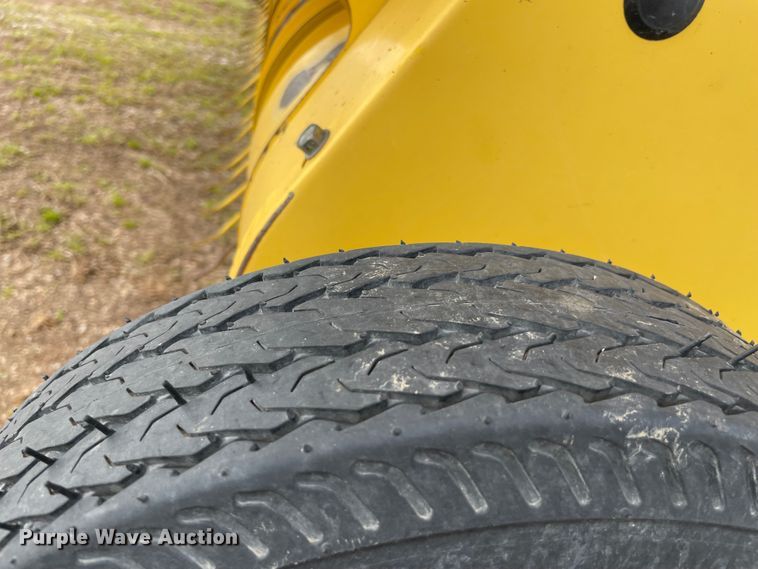 image for item MM9384 2010 New Holland BR7070 round baler