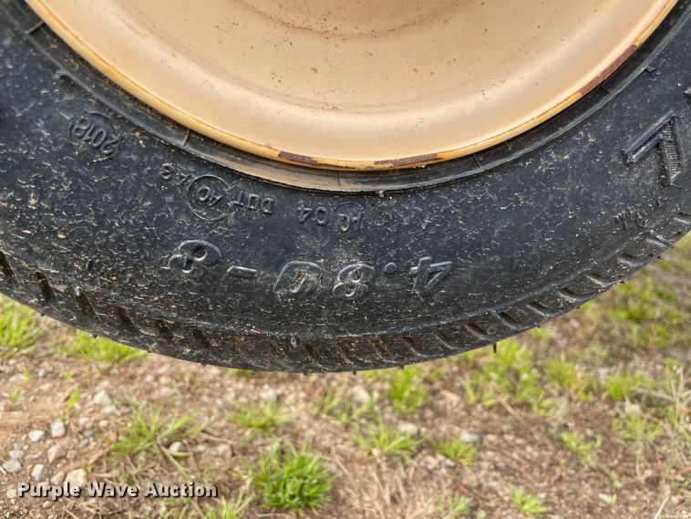 image for item MM9384 2010 New Holland BR7070 round baler