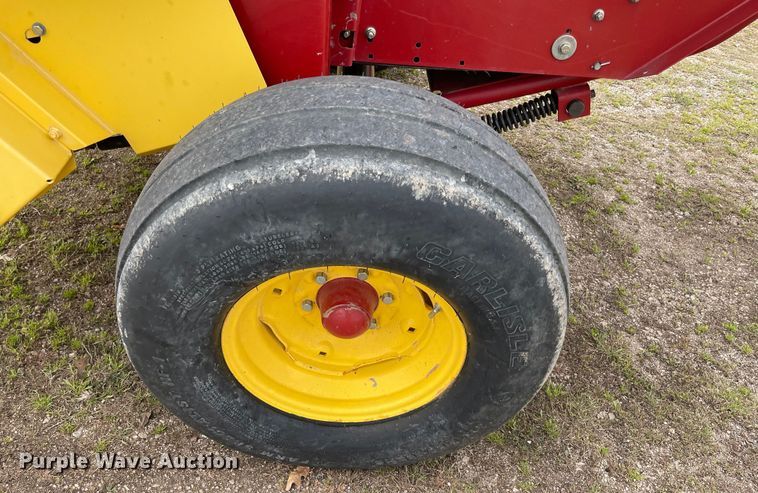 image for item MM9384 2010 New Holland BR7070 round baler