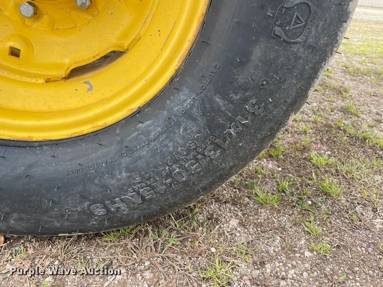 image for item MM9384 2010 New Holland BR7070 round baler