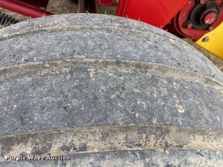 image for item MM9384 2010 New Holland BR7070 round baler