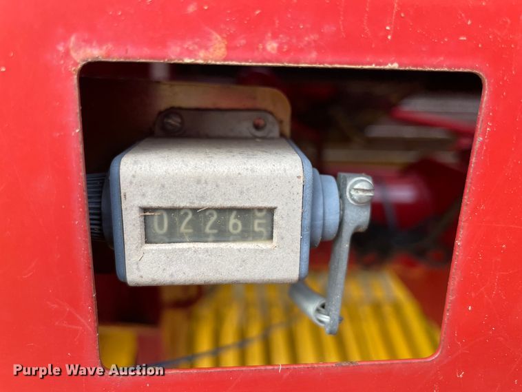 image for item MM9384 2010 New Holland BR7070 round baler