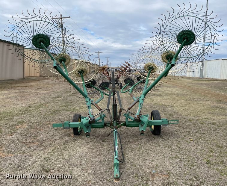 image for item MM9387 John Deere 702  hay rake