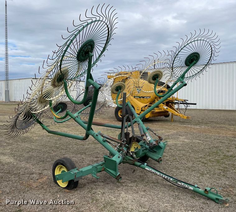 image for item MM9387 John Deere 702  hay rake