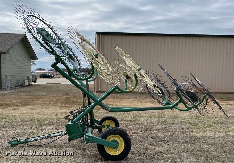 image for item MM9387 John Deere 702  hay rake