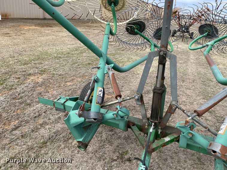 image for item MM9387 John Deere 702  hay rake