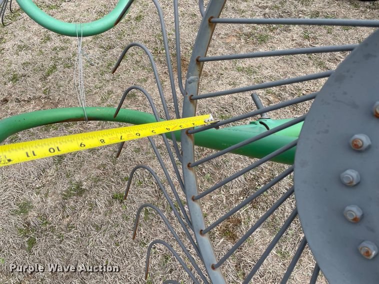 image for item MM9387 John Deere 702  hay rake