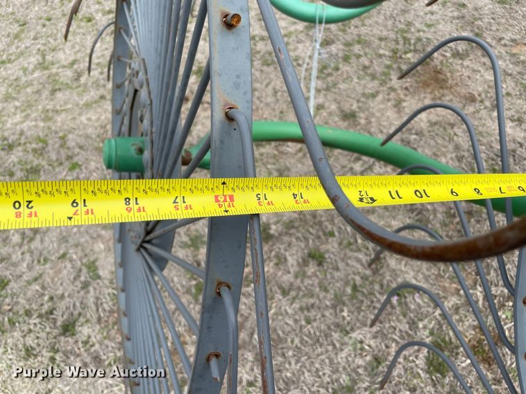 image for item MM9387 John Deere 702  hay rake