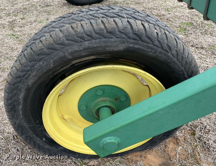 image for item MM9387 John Deere 702  hay rake