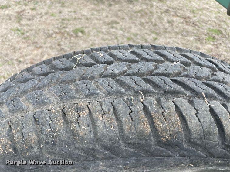 image for item MM9387 John Deere 702  hay rake