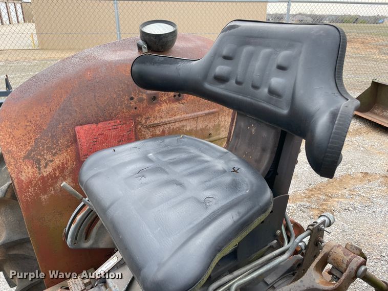 image for item MM9389 Massey Ferguson 290  tractor