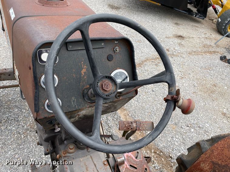 image for item MM9389 Massey Ferguson 290  tractor