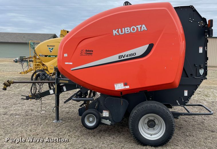 image for item MM9392 2015 Kubota BV4180 round baler