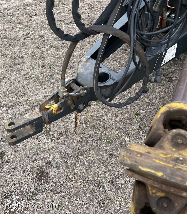 image for item MM9392 2015 Kubota BV4180 round baler