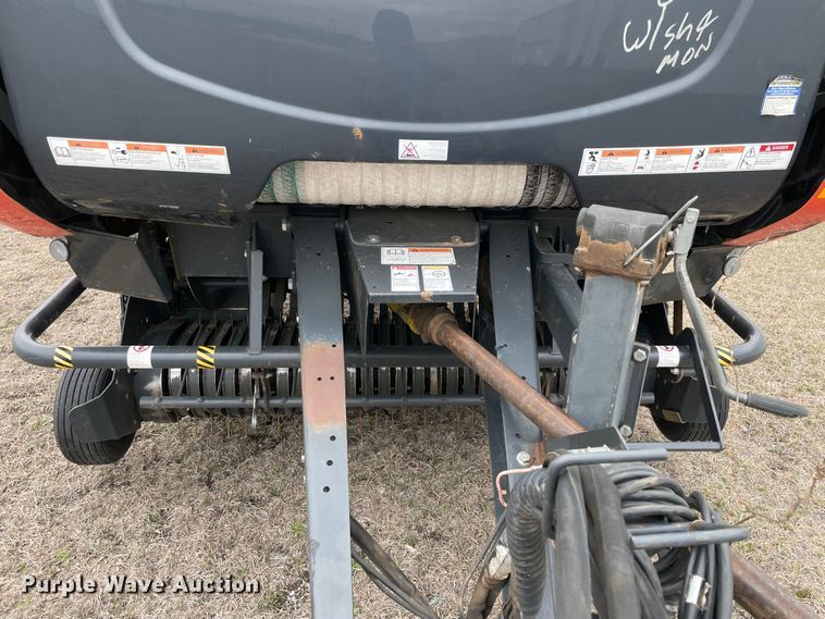 image for item MM9392 2015 Kubota BV4180 round baler