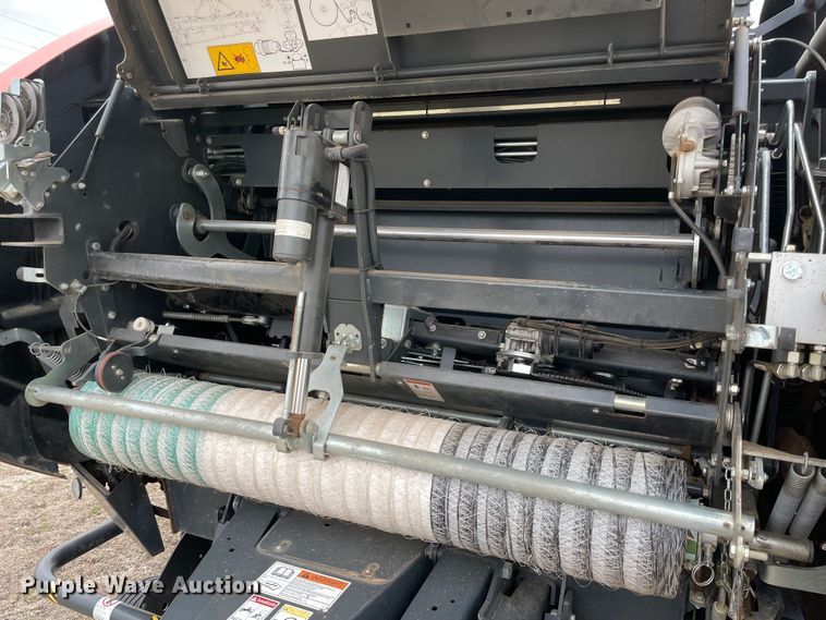 image for item MM9392 2015 Kubota BV4180 round baler