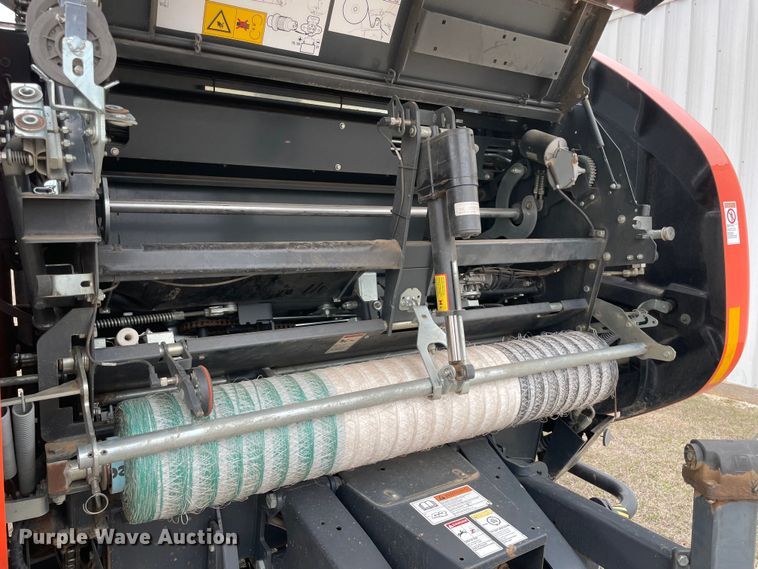 image for item MM9392 2015 Kubota BV4180 round baler