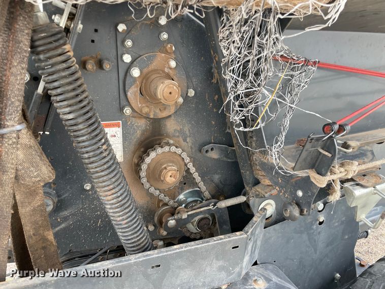 image for item MM9392 2015 Kubota BV4180 round baler