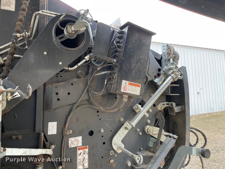 image for item MM9392 2015 Kubota BV4180 round baler