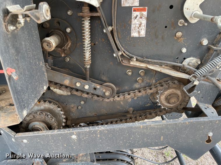 image for item MM9392 2015 Kubota BV4180 round baler