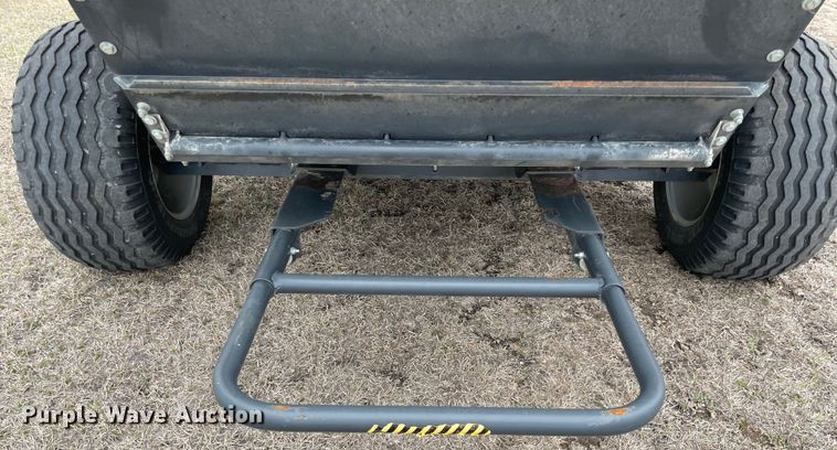 image for item MM9392 2015 Kubota BV4180 round baler