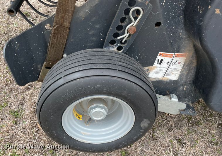 image for item MM9392 2015 Kubota BV4180 round baler