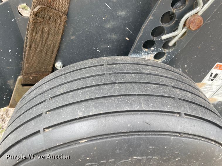 image for item MM9392 2015 Kubota BV4180 round baler