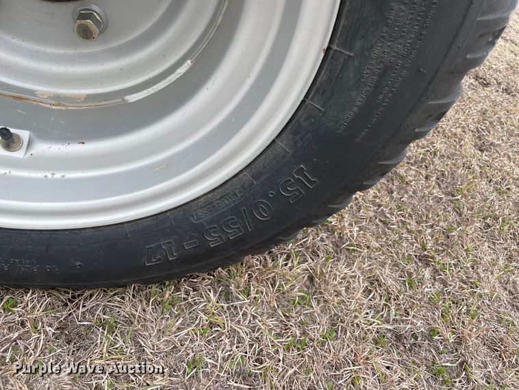 image for item MM9392 2015 Kubota BV4180 round baler