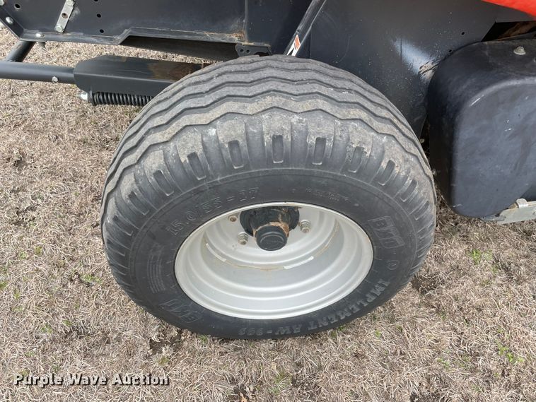 image for item MM9392 2015 Kubota BV4180 round baler