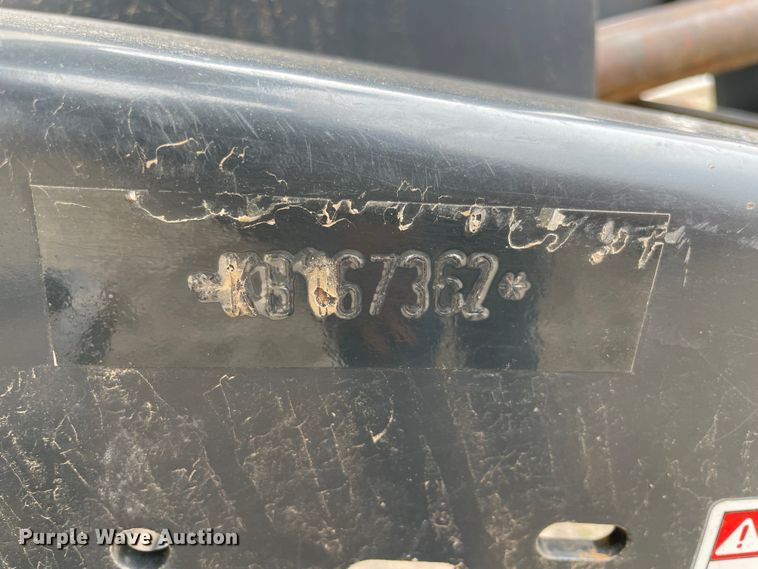 image for item MM9392 2015 Kubota BV4180 round baler