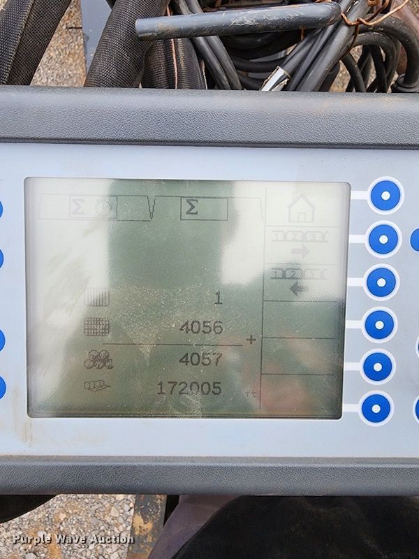 image for item MM9392 2015 Kubota BV4180 round baler