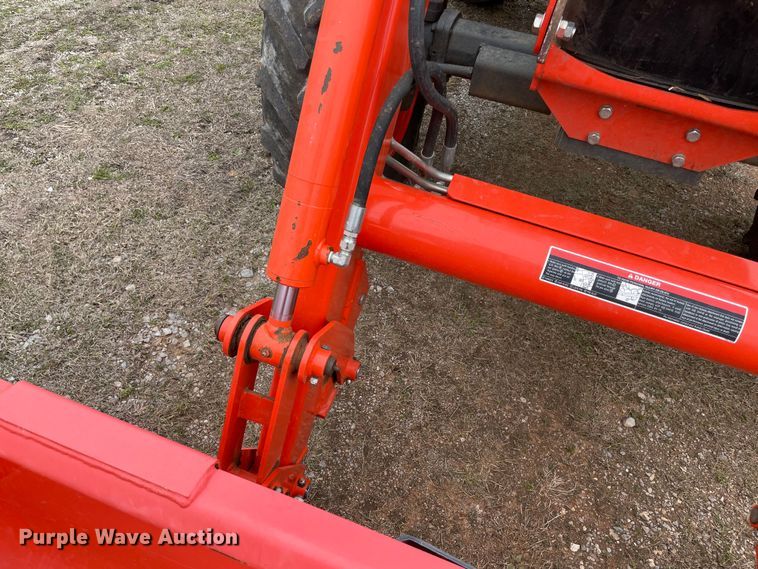 image for item MM9393 2019 Kubota M5-091D  MFWD tractor