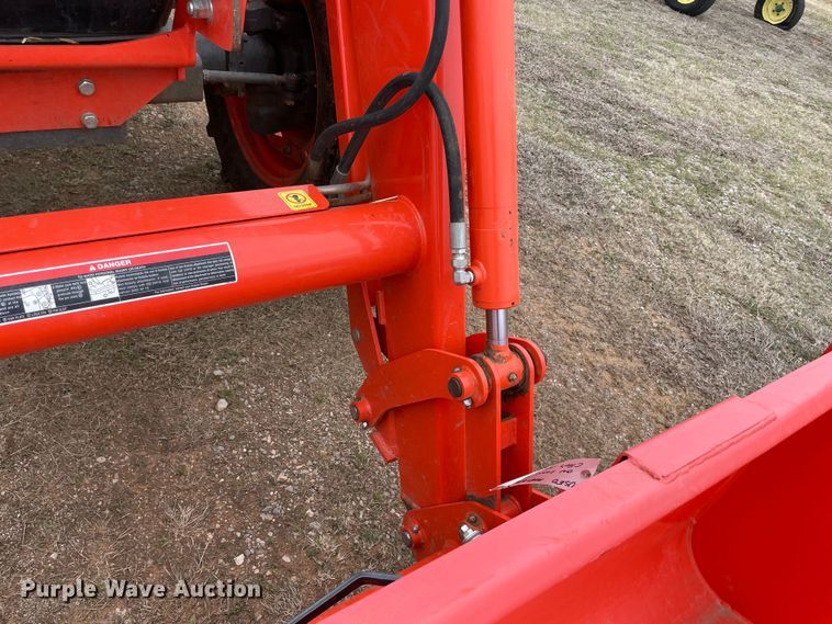 image for item MM9393 2019 Kubota M5-091D  MFWD tractor