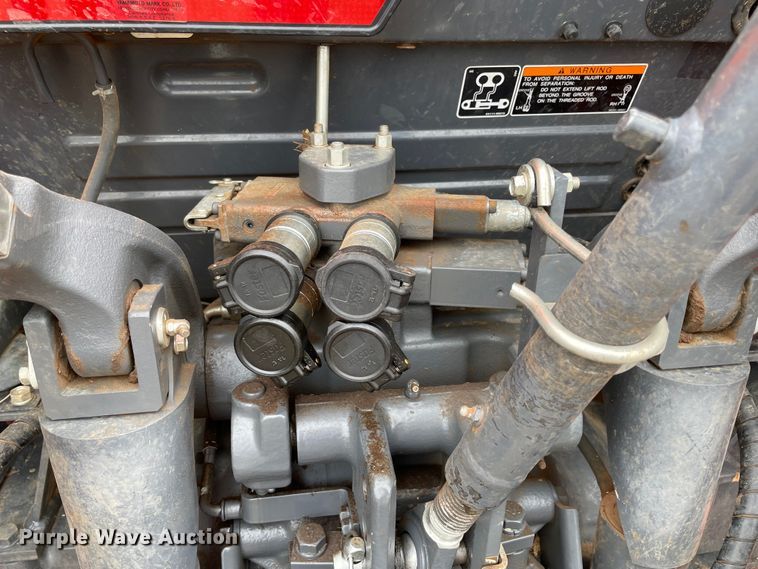 image for item MM9393 2019 Kubota M5-091D  MFWD tractor