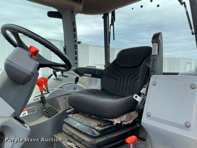 image for item MM9393 2019 Kubota M5-091D  MFWD tractor