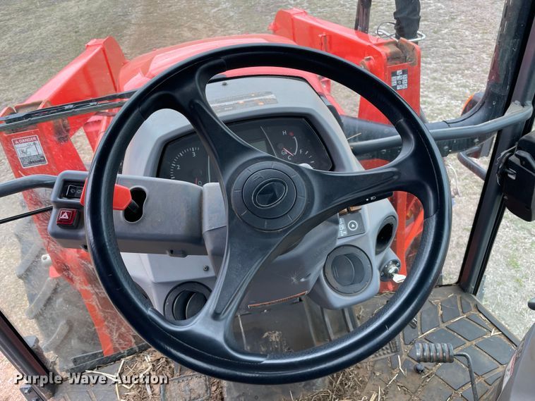 image for item MM9393 2019 Kubota M5-091D  MFWD tractor