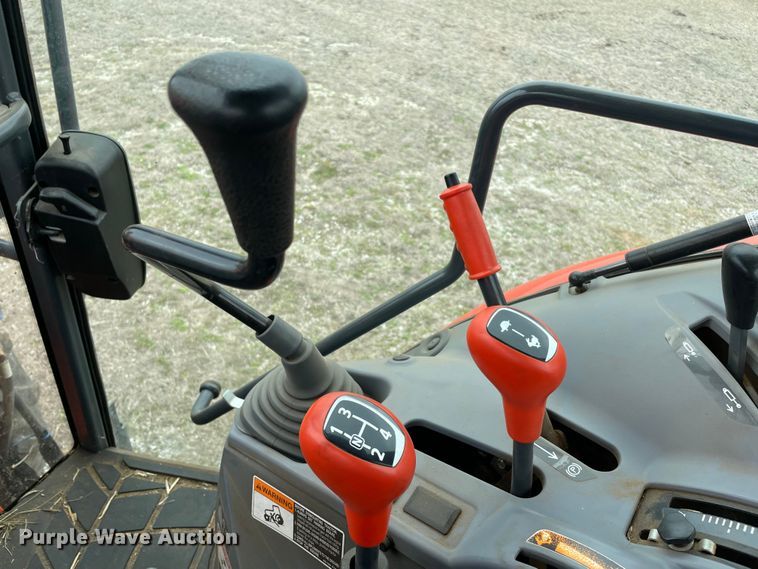 image for item MM9393 2019 Kubota M5-091D  MFWD tractor