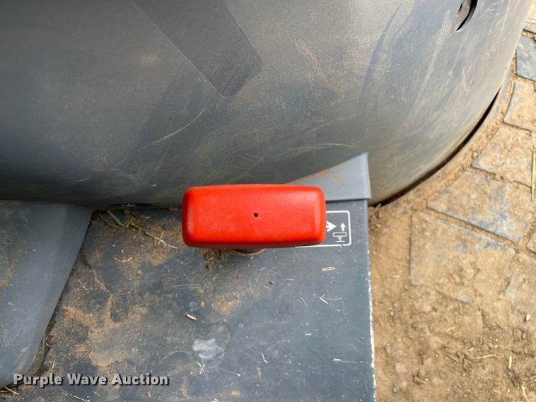 image for item MM9393 2019 Kubota M5-091D  MFWD tractor