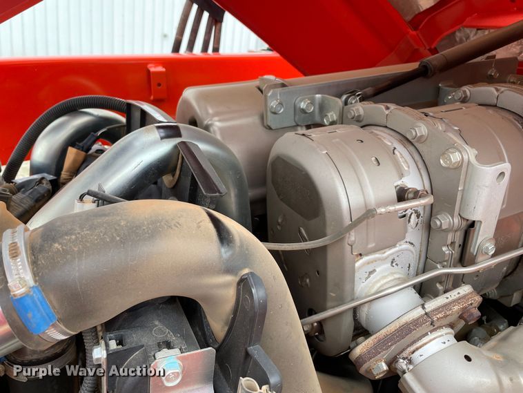 image for item MM9393 2019 Kubota M5-091D  MFWD tractor