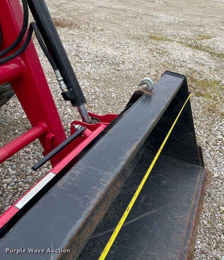 image for item MM9394 Mahindra 4035  MFWD tractor