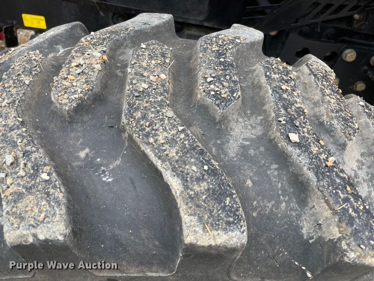 image for item MM9394 Mahindra 4035  MFWD tractor