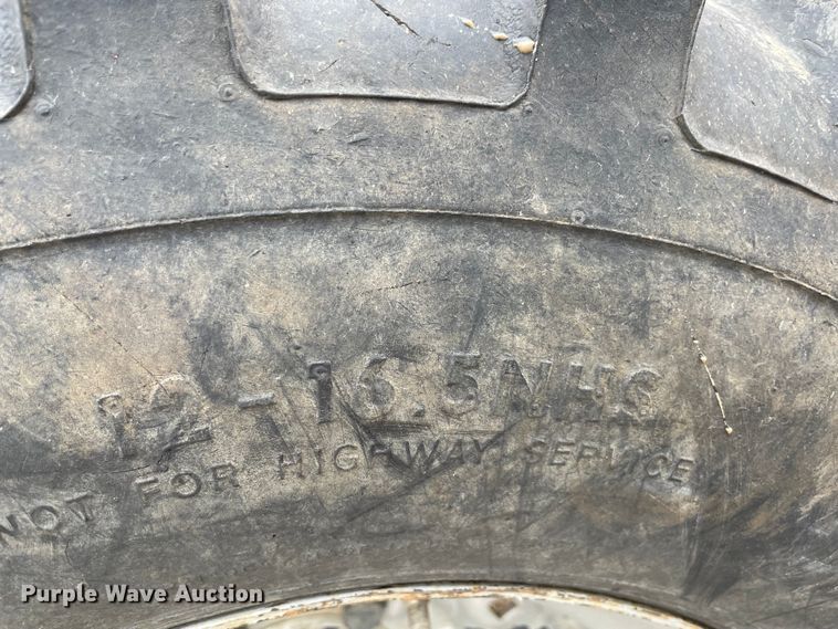 image for item MM9394 Mahindra 4035  MFWD tractor