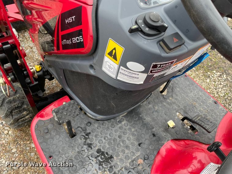 image for item MM9395 2021 Mahindra EMAX 20S  MFWD tractor