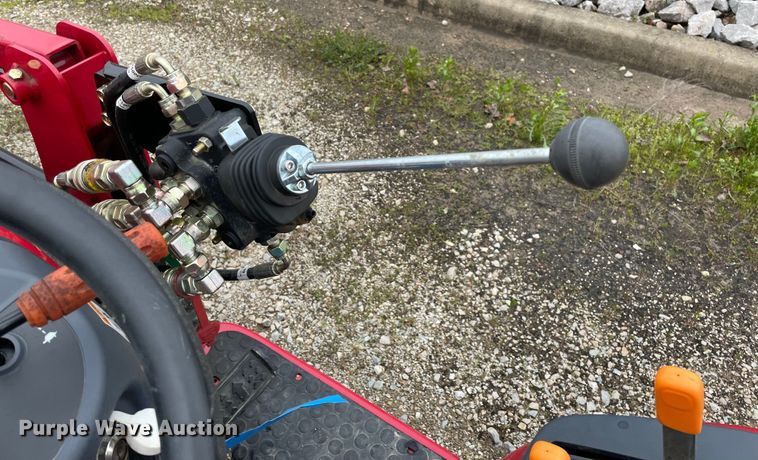 image for item MM9395 2021 Mahindra EMAX 20S  MFWD tractor