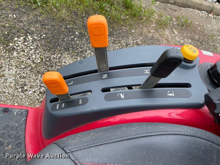 image for item MM9395 2021 Mahindra EMAX 20S  MFWD tractor