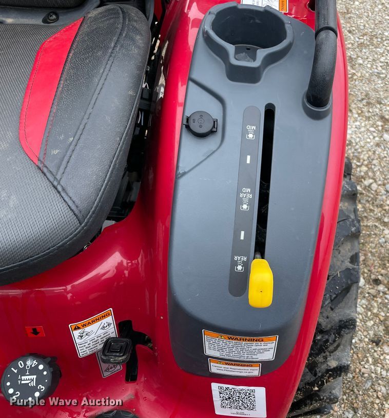 image for item MM9395 2021 Mahindra EMAX 20S  MFWD tractor