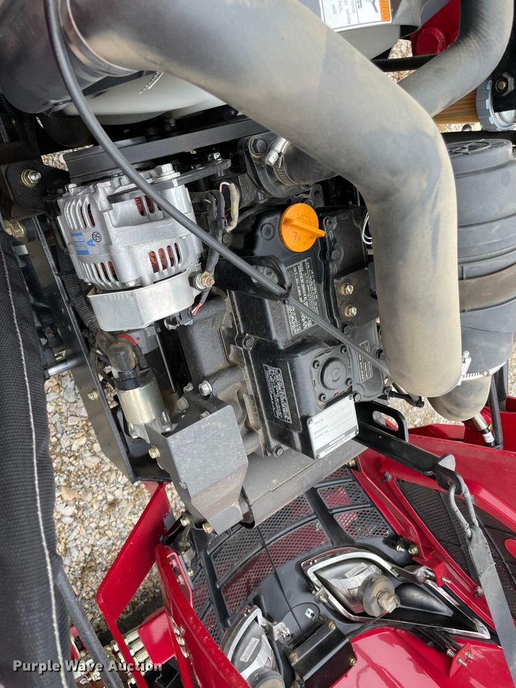 image for item MM9395 2021 Mahindra EMAX 20S  MFWD tractor