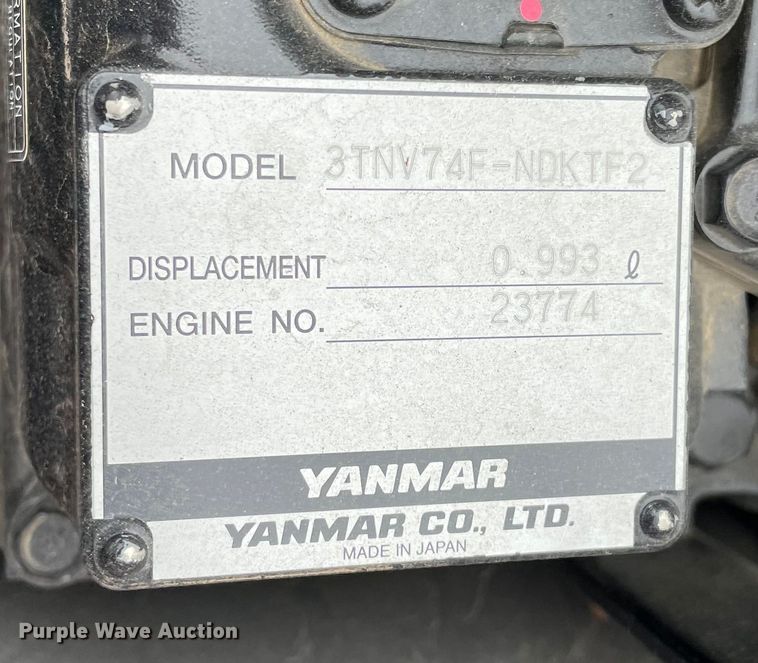 image for item MM9395 2021 Mahindra EMAX 20S  MFWD tractor